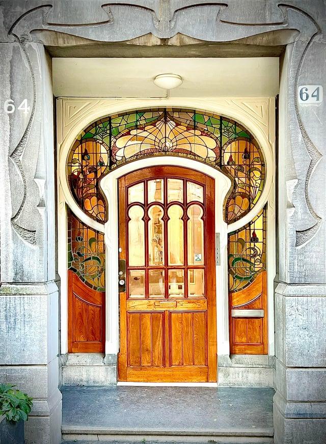 The exterior door, seen from the street